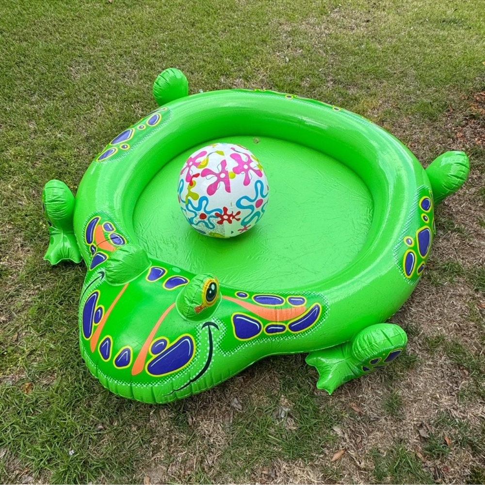⭐️Last Chance⭐️Frog kiddie pool